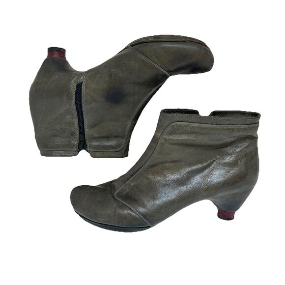 Vialis Ankle Boots 9.5 Green Leather Fairy Fantasy Zip Closure Spool Heel - Picture 1 of 10